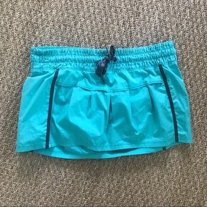 Lululemon Skirt / Skort - size 8